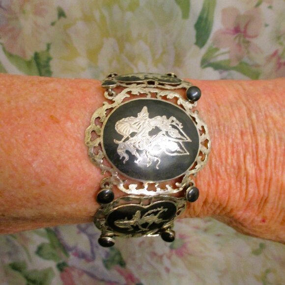 Vintage SIAM STERLING Nielloware Bracelet: Thai Deity Panel Link Bracelet - Picture 3 of 15